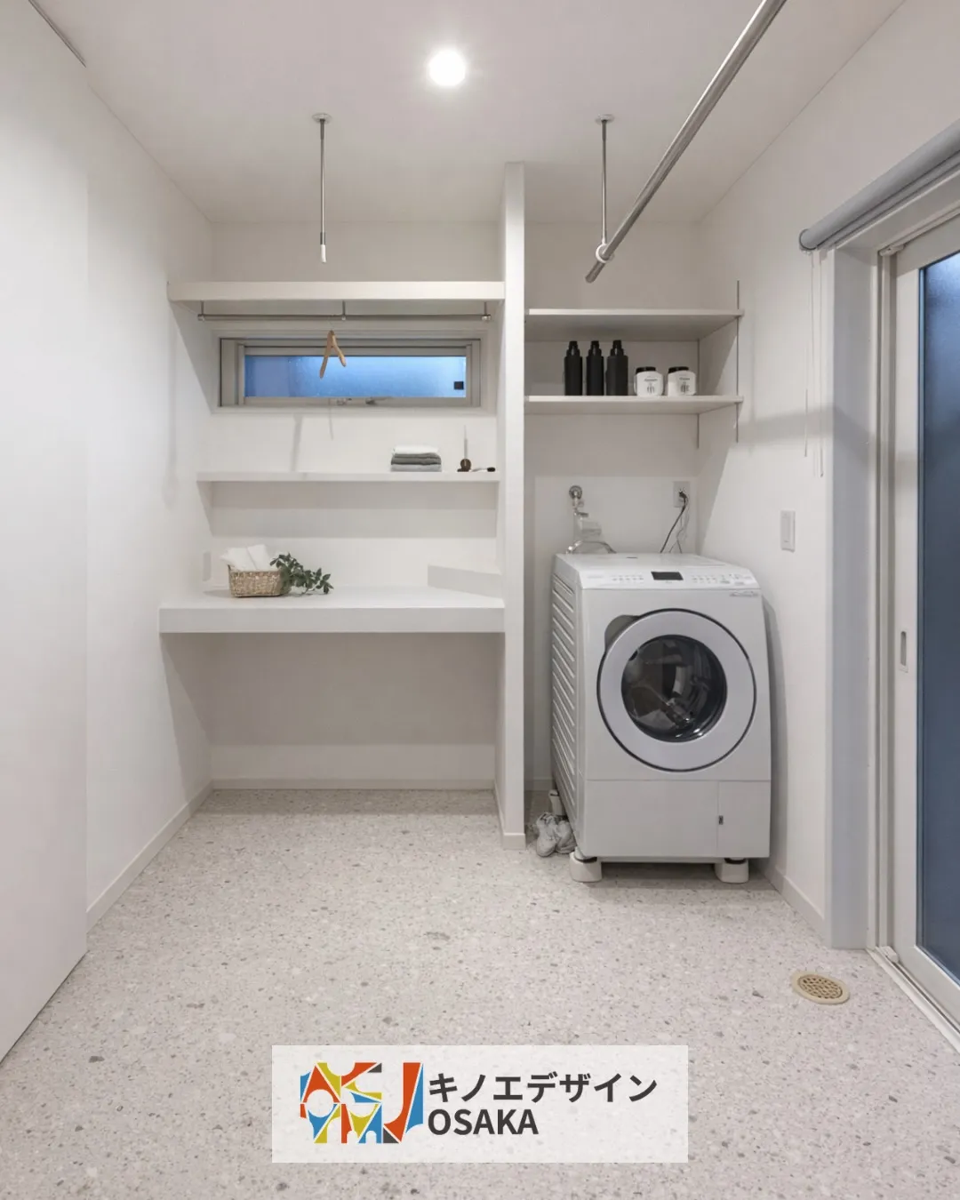 ランドリーのフロアタイルは