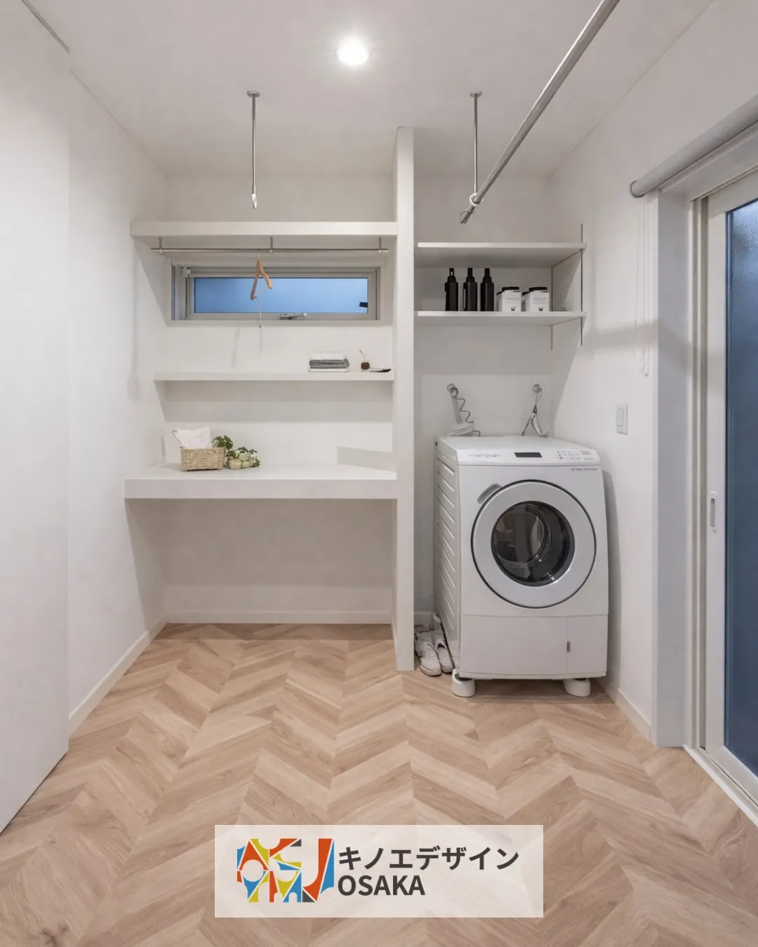 ランドリーのフロアタイルは